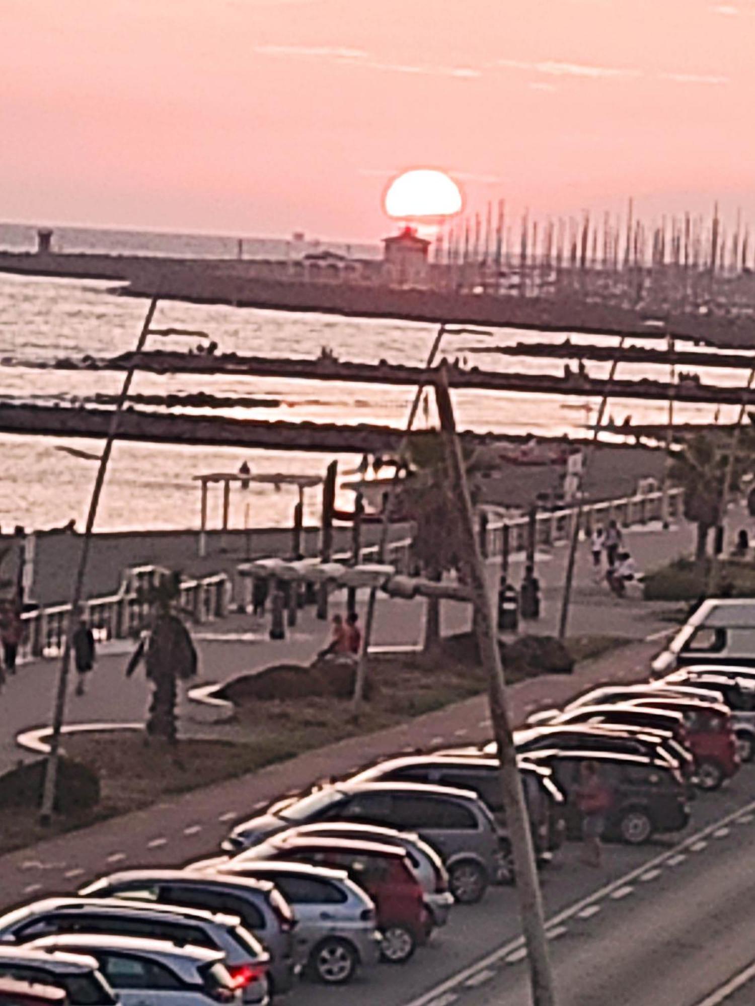 Apartment With Seaview Casa Davidoff Lido di Ostia Luaran gambar